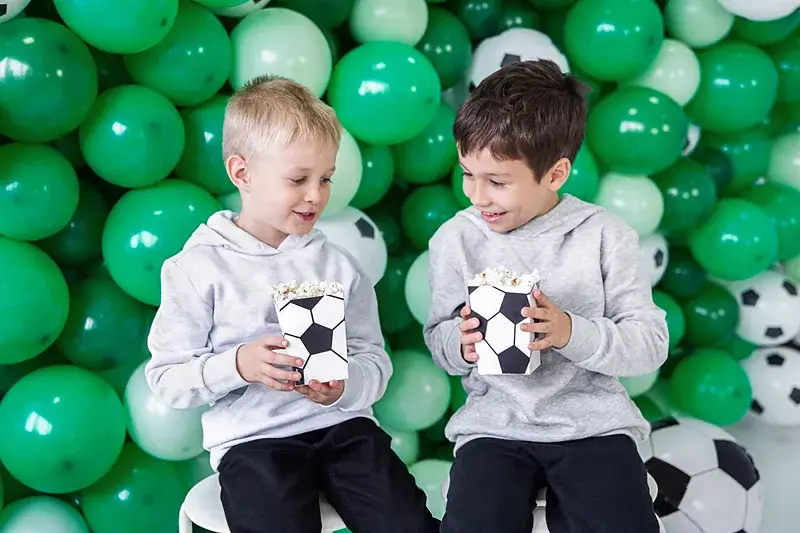 Boîtes à pop-corn Ball noir et blanc 12 cm – lot de 6 boîtes pour candy bar et anniversaire